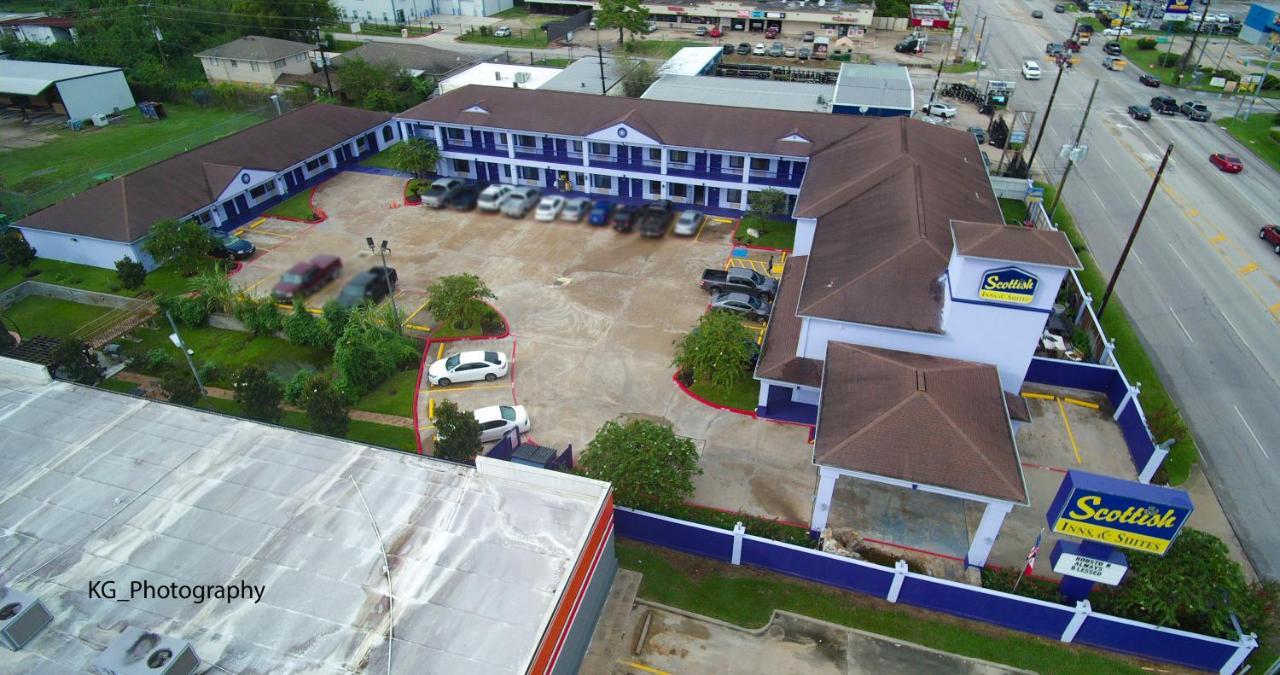 Scottish Inn And Suites Houston-Jones Road Louetta Ngoại thất bức ảnh