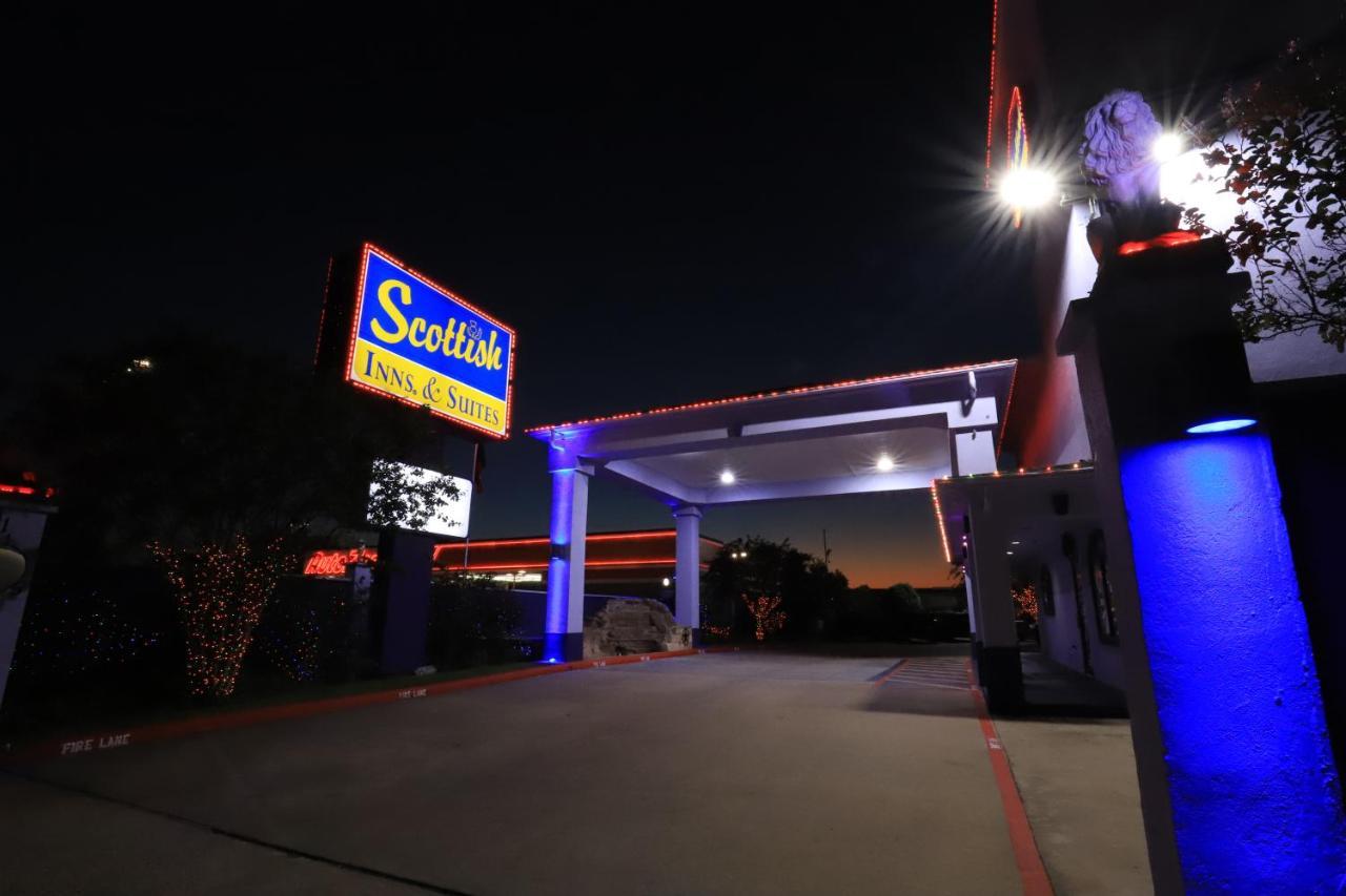 Scottish Inn And Suites Houston-Jones Road Louetta Ngoại thất bức ảnh