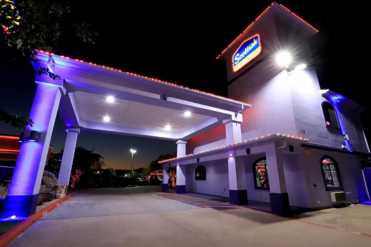 Scottish Inn And Suites Houston-Jones Road Louetta Ngoại thất bức ảnh