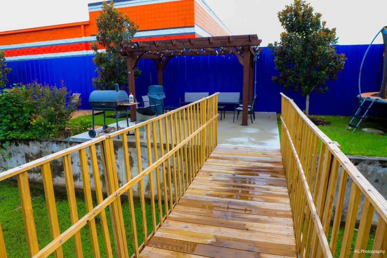 Scottish Inn And Suites Houston-Jones Road Louetta Ngoại thất bức ảnh